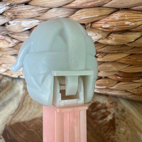 Pez Mummy Halloween 2003 Glow in the Dark - Picture 6 of 6